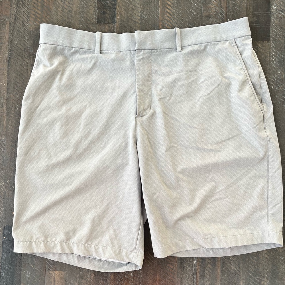 Nike Shorts Mens Size 40 Gray Swoosh Golf Dri Fit Casual Flat Front Chino